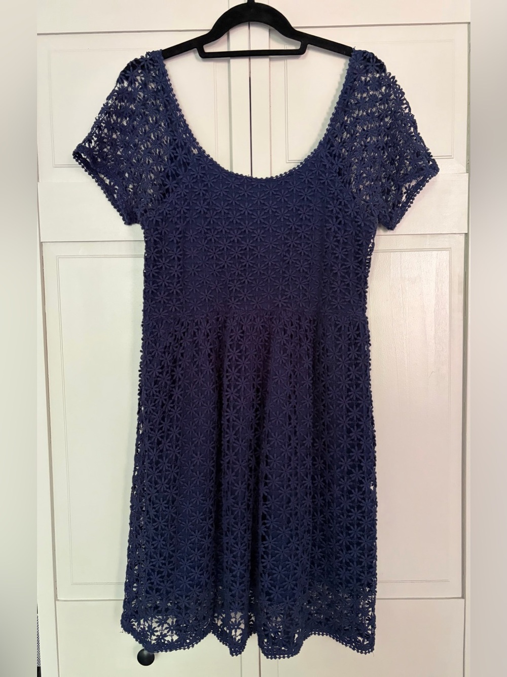 Zara Navy Lace Short-Sleeve Scoop Neck Dress Size M
